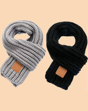 Load image into Gallery viewer, Scarf scarf scarf!
